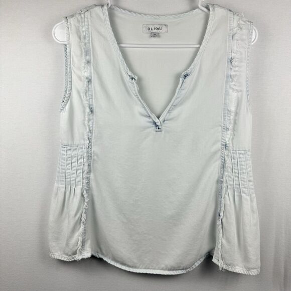 DL1961 Sleeveless Blouse XS Light Wash Denim Look Frayed V-Neck Boho Top - Picture 1 of 16